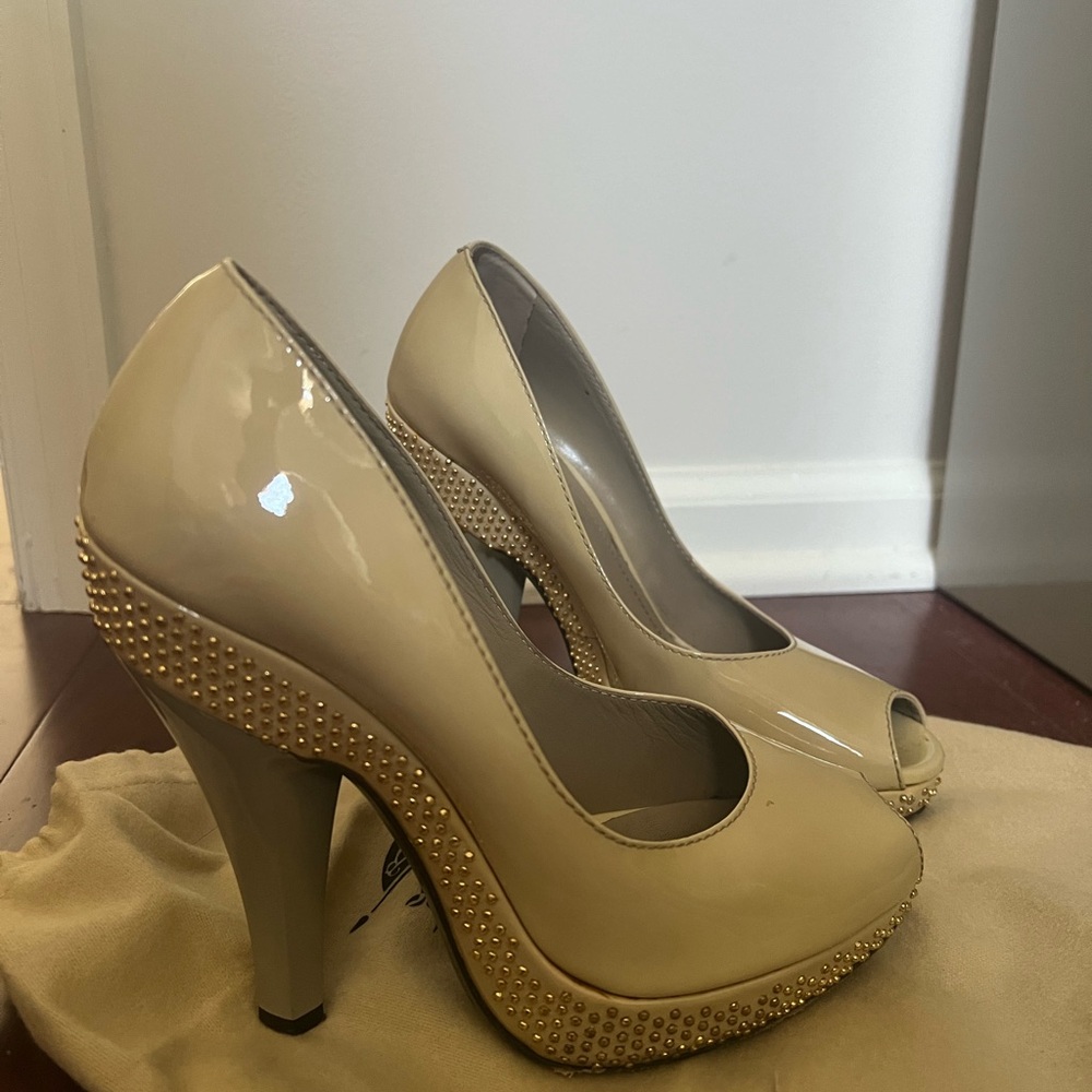 Burberry Cream Patent Leather Heels